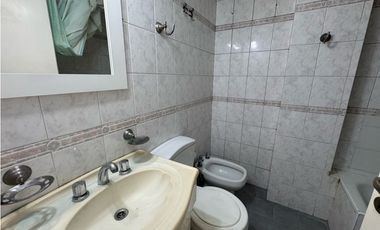 Departamento a metros de Av. Varela en venta