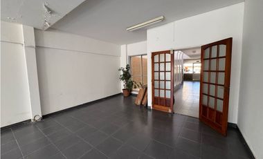 Departamento a metros de Av. Varela en venta