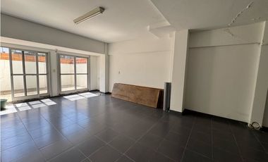 Departamento a metros de Av. Varela en venta