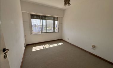 Departamento a metros de Av. Varela en venta