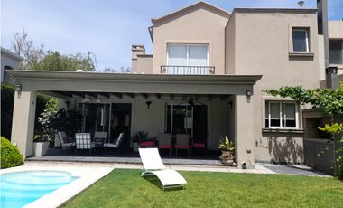 CLUB DE CAMPO MENDOZA