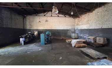 Depósito céntrico en Luján