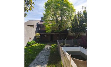 CASA EN VENTA EN CASTELAR NORTE!!