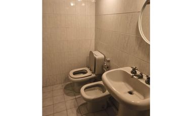 CASA EN VENTA EN CASTELAR NORTE!!