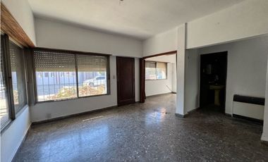 Casa en venta a metros de Av. Mitre