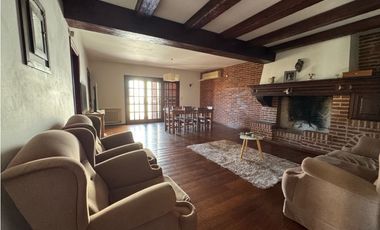 Casa en venta con excelente ubicacion