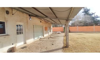 VENTA: Casa Quinta 2 Dormitorios en Santa Rosa