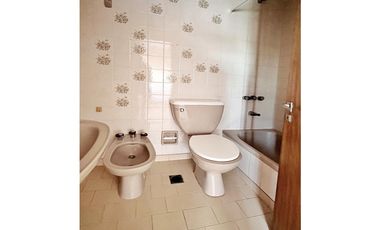 VENTA: Departamento de 3 dorm. en ubicación privilegiada en Santa Rosa