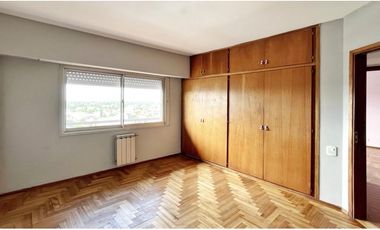 VENTA: Departamento de 3 dorm. en ubicación privilegiada en Santa Rosa