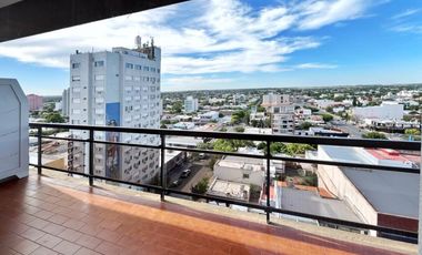 VENTA: Departamento de 3 dorm. en ubicación privilegiada en Santa Rosa
