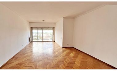 VENTA: Departamento de 3 dorm. en ubicación privilegiada en Santa Rosa