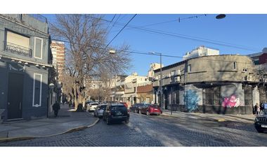 venta casa excelente esquina lote comercial en el barrio de Colegiales