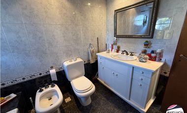 Casa en Venta - 6 Amb - Garage - Jardin - Terraza