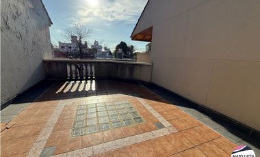 Casa en Venta - 6 Amb - Garage - Jardin - Terraza