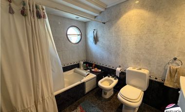 Casa en Venta - 6 Amb - Garage - Jardin - Terraza