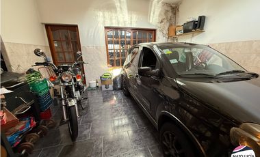 Casa en Venta - 6 Amb - Garage - Jardin - Terraza