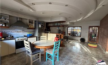 Casa en Venta - 6 Amb - Garage - Jardin - Terraza