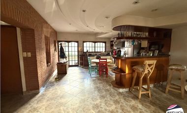 Casa en Venta - 6 Amb - Garage - Jardin - Terraza