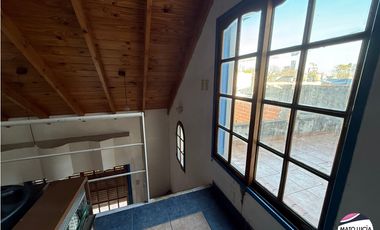 Casa en Venta - 6 Amb - Garage - Jardin - Terraza