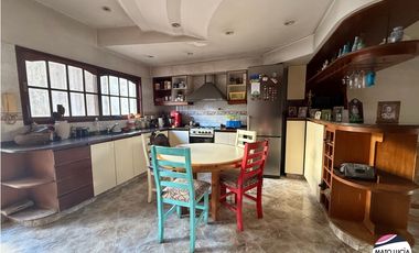 Casa en Venta - 6 Amb - Garage - Jardin - Terraza