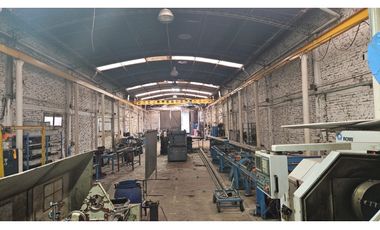 Galpon de 600 m2 con puente de grua