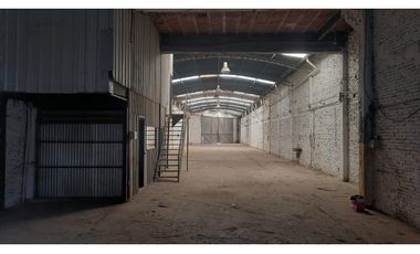 Galpon de 600 m2 con puente de grua