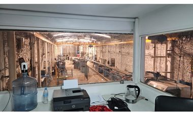 Galpon de 600 m2 con puente de grua