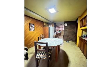 EXCELENTE PROPIEDAD EN CASTELAR NORTE!!!!