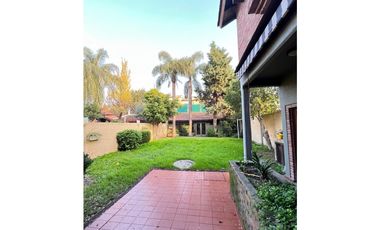 EXCELENTE PROPIEDAD EN CASTELAR NORTE!!!!