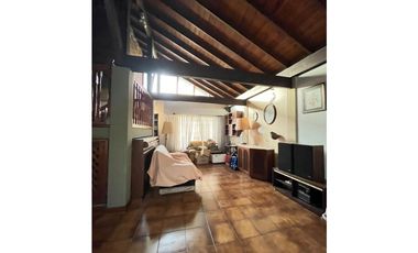 EXCELENTE PROPIEDAD EN CASTELAR NORTE!!!!