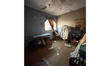 EXCELENTE PROPIEDAD EN CASTELAR NORTE!!!!