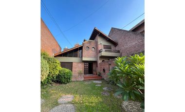 EXCELENTE PROPIEDAD EN CASTELAR NORTE!!!!