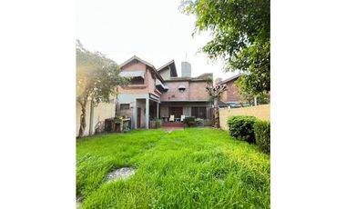 EXCELENTE PROPIEDAD EN CASTELAR NORTE!!!!