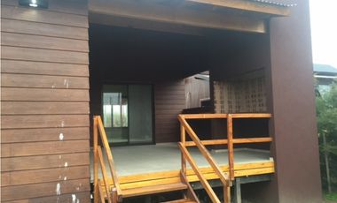 Cabaña sobre el Guazú