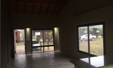Cabaña en venta en Barrio Yacht Club Guazu