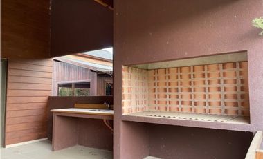 Cabaña en venta en Barrio Yacht Club Guazu