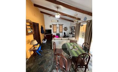 Chalet en esquina a la venta