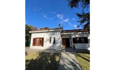 Chalet en esquina a la venta