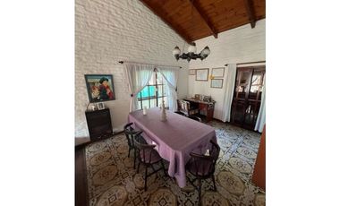 Chalet en esquina a la venta