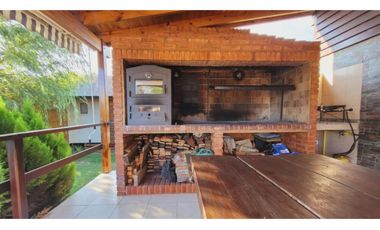 Cabaña en venta en Yacht Club Guazu