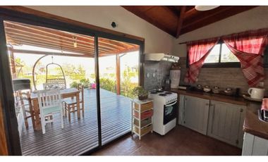 Cabaña en venta en Barrio Yacht Club Guazu