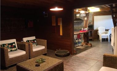 Cabaña en venta en Barrio Yacht Club Guazu