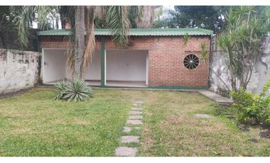 SE VENDE 2 CASAS  en 1.  ARBOL Y BLANCO 1286