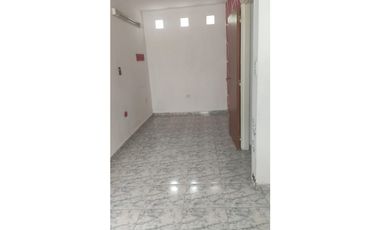 SE VENDE 2 CASAS  en 1.  ARBOL Y BLANCO 1286
