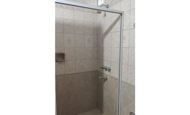 SE VENDE 2 CASAS  en 1.  ARBOL Y BLANCO 1286