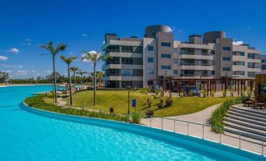 Lote en venta en  Lagoon Pilar. Con platea y proyecto aprobado.