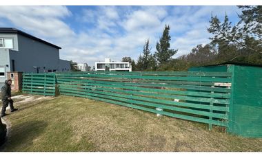 Lote en venta en  Lagoon Pilar. Con platea y proyecto aprobado.