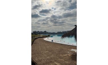 Lote en venta en  Lagoon Pilar. Con platea y proyecto aprobado.