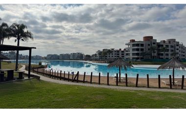 Lote en venta en  Lagoon Pilar. Con platea y proyecto aprobado.