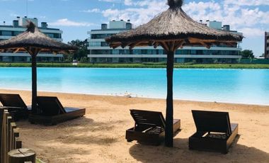 Lote en venta en  Lagoon Pilar. Con platea y proyecto aprobado.